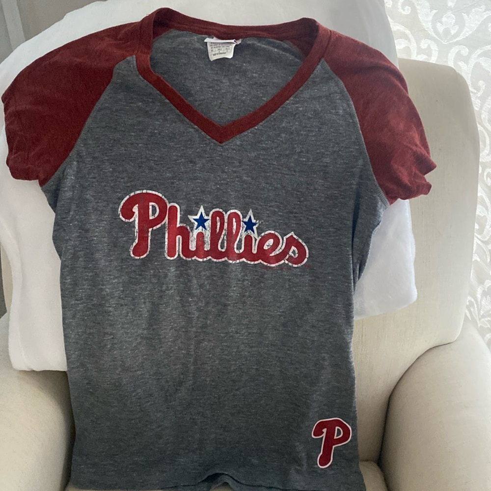 Women’s Phillies T-shirt